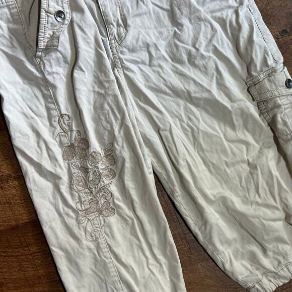 Sonoma Embroidered Floral Khaki Capri Cargo Pants Size 14 - Picture 4 of 6